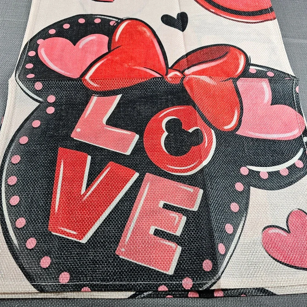Mouse Ears  Valentines Day Table Runner Love‎ XOXO Hearts 13x72 NEW